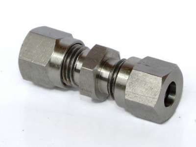 卡套接头的安装方法